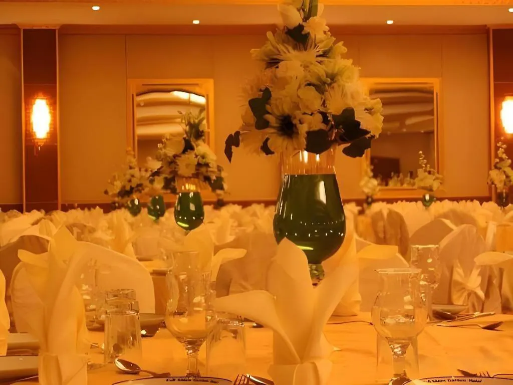 Full Moon Garden Hotel Negombo