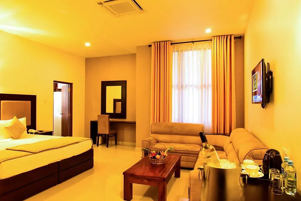 Full Moon Garden Hotel Negombo