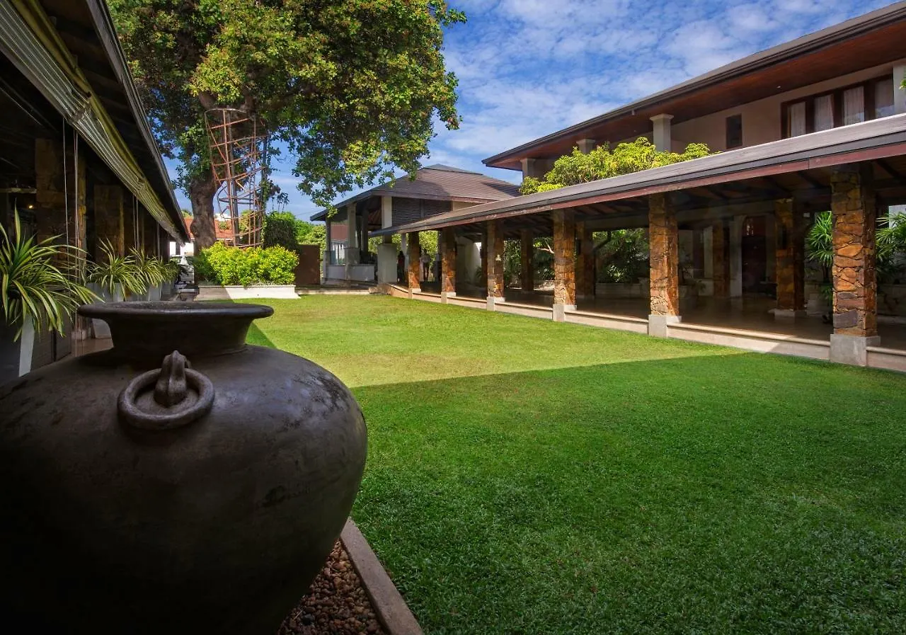 Full Moon Garden Hotel Negombo